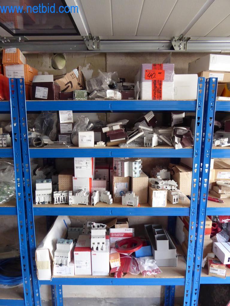 Stroje a vozidla z odvětví elektroinstalace a fotovoltaiky-2