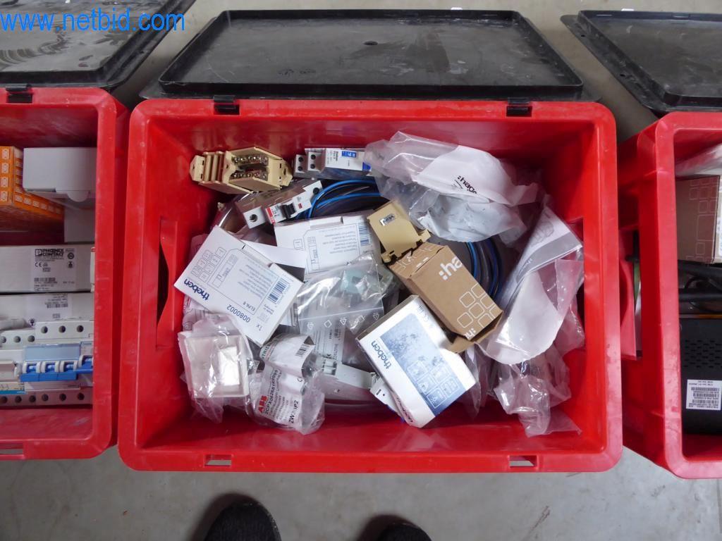 Stroje a vozidla z odvětví elektroinstalace a fotovoltaiky-10