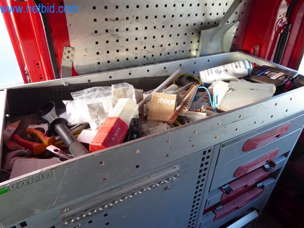 Stroje a vozidla z odvětví elektroinstalace a fotovoltaiky-12