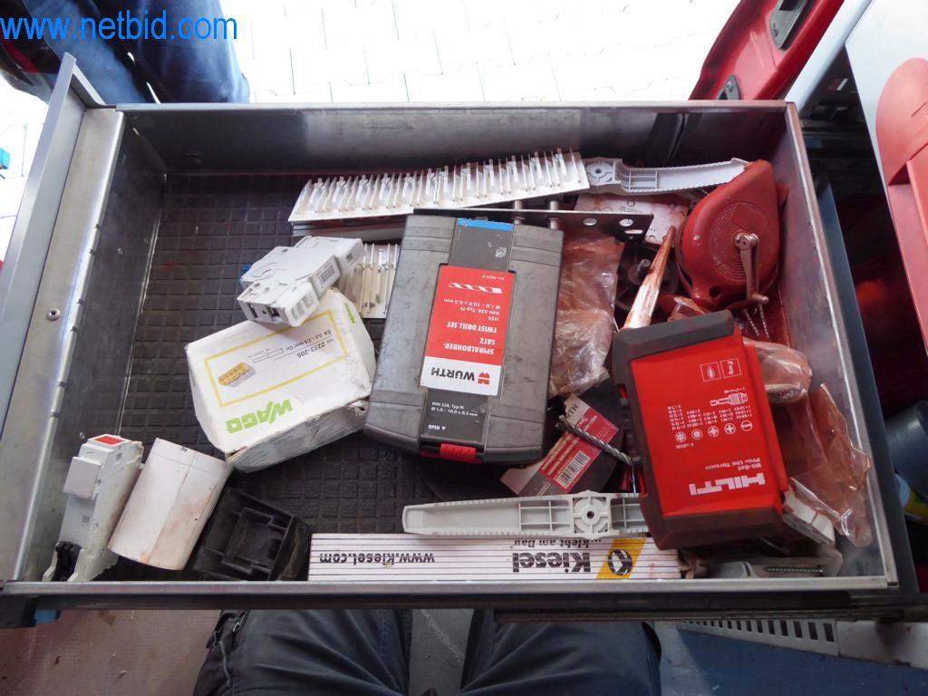 Stroje a vozidla z odvětví elektroinstalace a fotovoltaiky-17