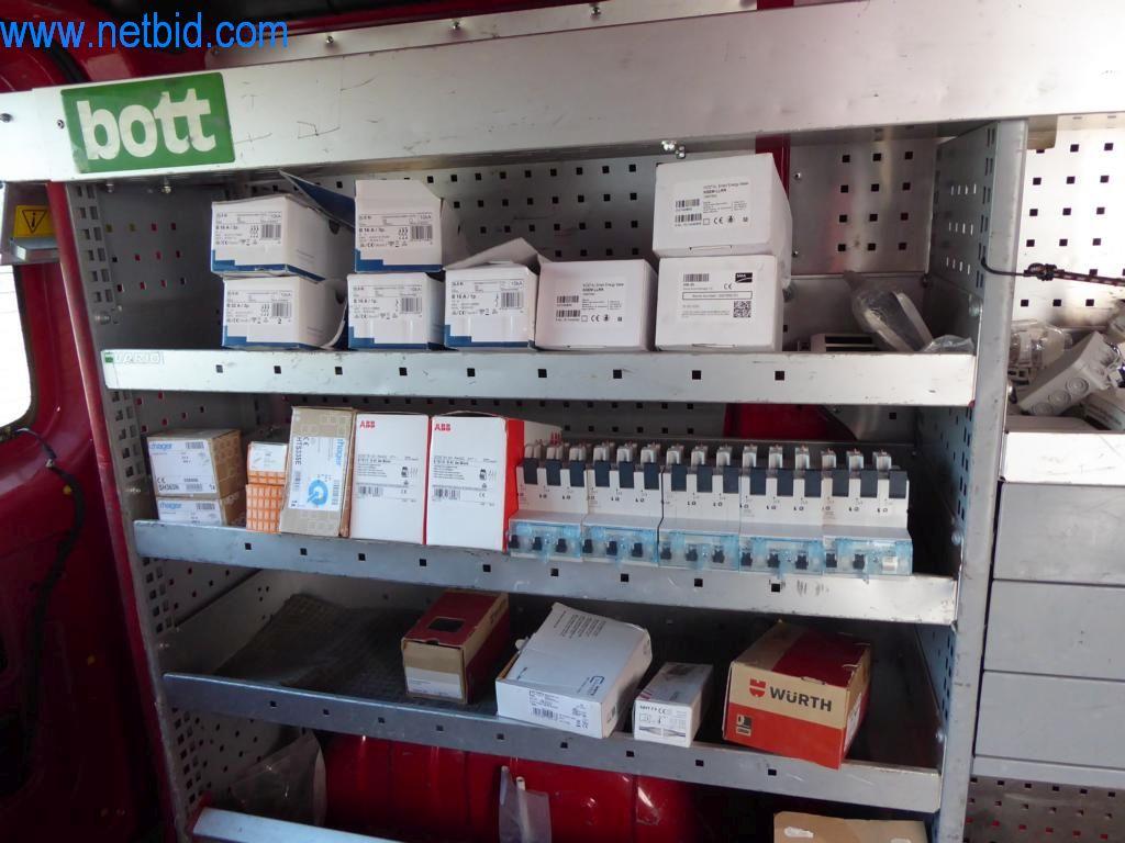 Stroje a vozidla z odvětví elektroinstalace a fotovoltaiky-3