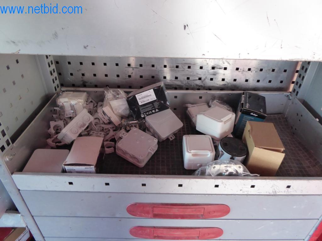 Stroje a vozidla z odvětví elektroinstalace a fotovoltaiky-4