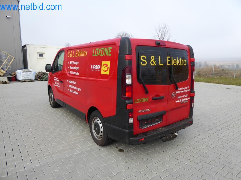 Stroje a vozidla z odvětví elektroinstalace a fotovoltaiky-24