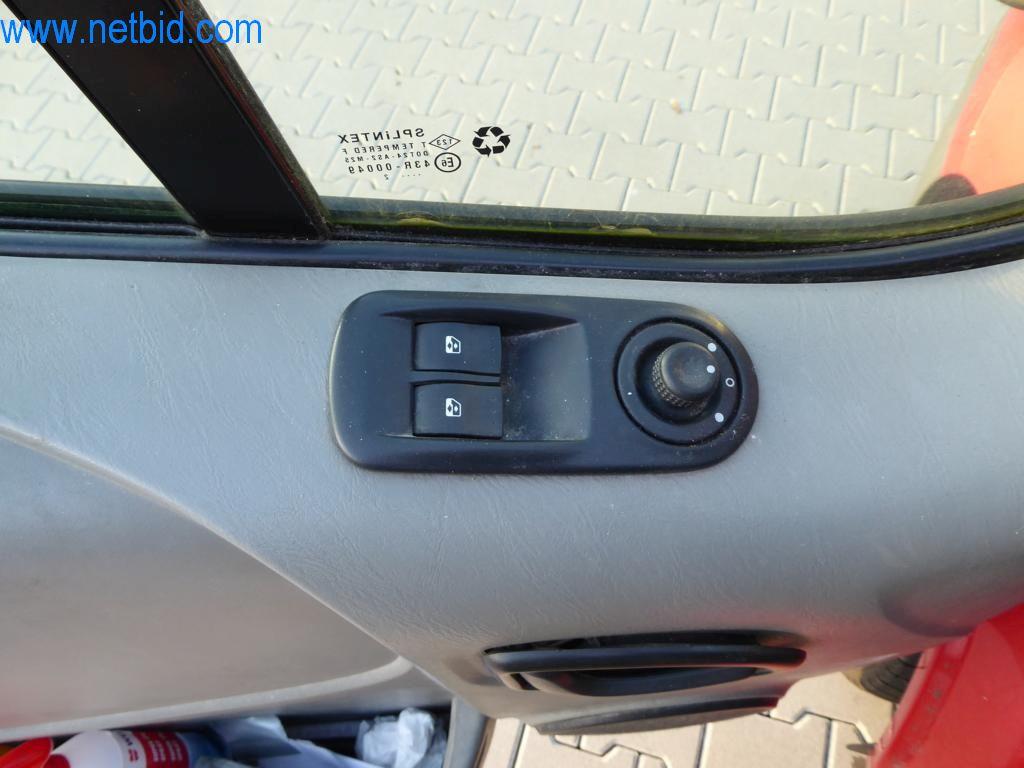 Stroje a vozidla z odvětví elektroinstalace a fotovoltaiky-10