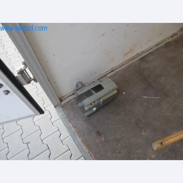 Maszyny i pojazdy z sektorów instalacji elektrycznych i fotowoltaiki-11
