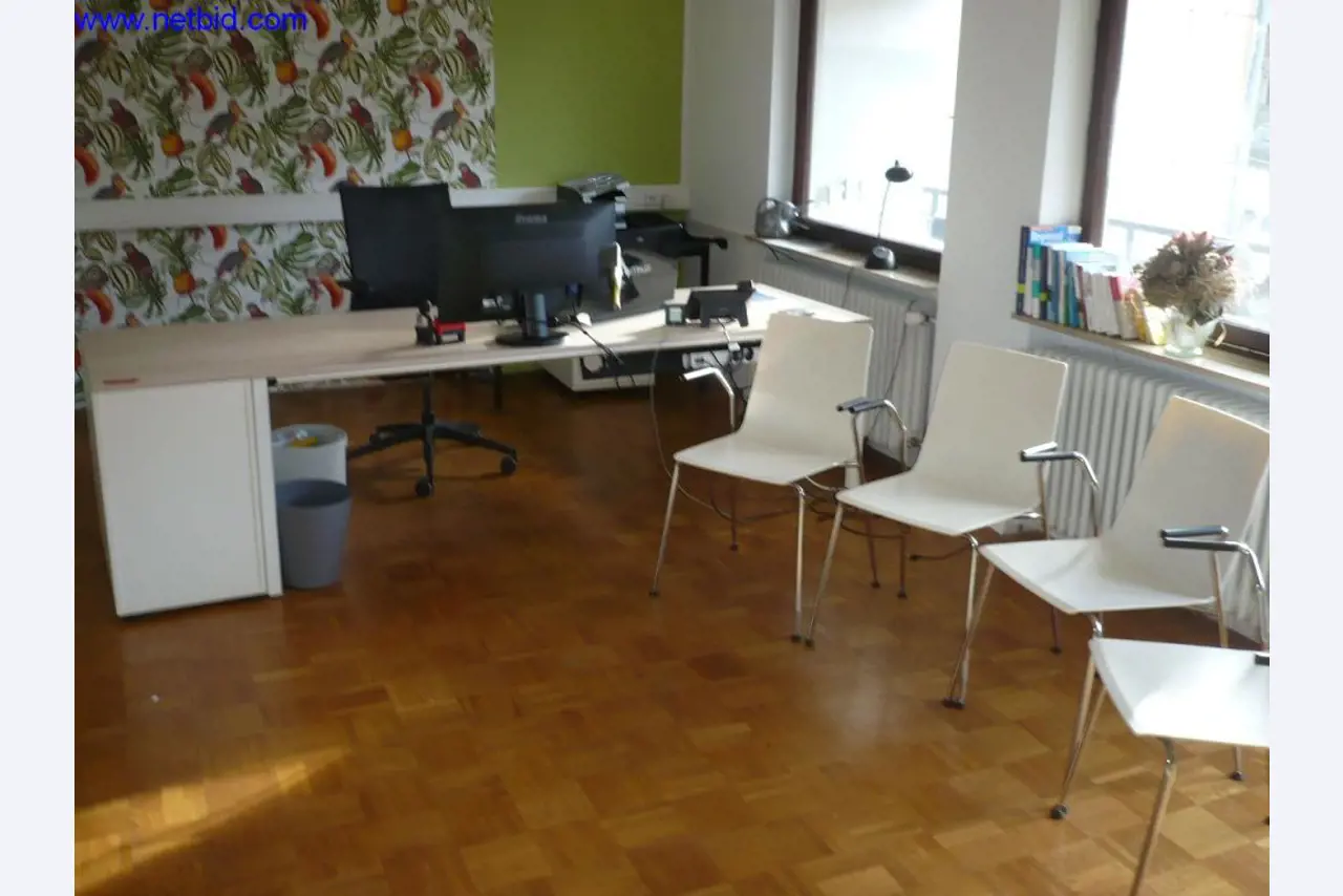 Autobuses y autocares, equipamiento de talleres, oficinas y empresas-1