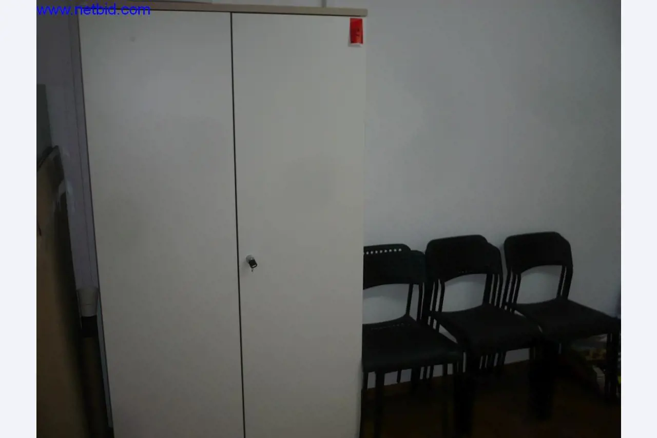 Omnibusse, Werkstatt-  sowie Büro- und Geschäftsausstattung-1