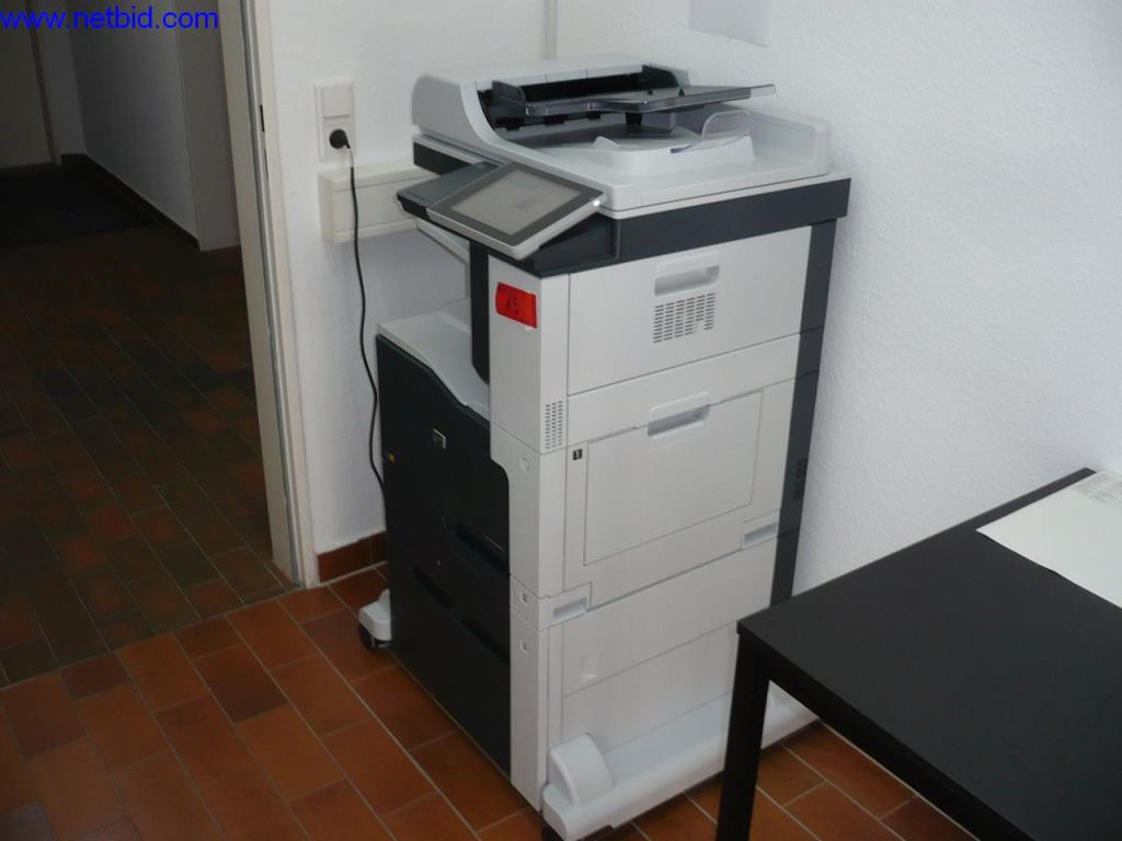 Avtobusi, delavnice, pisarniška in poslovna oprema-2