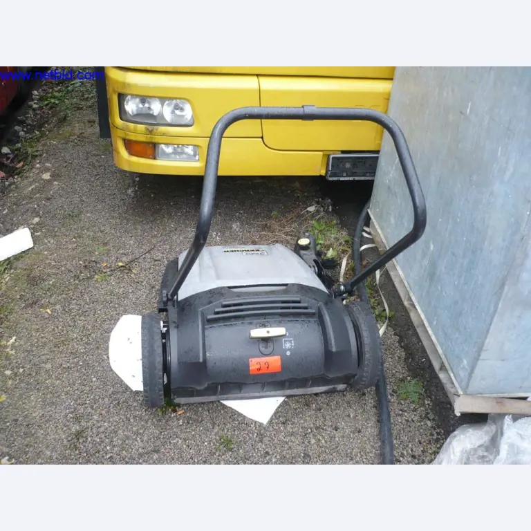 Autobusy i autokary, wyposażenie warsztatów, biur i firm-1