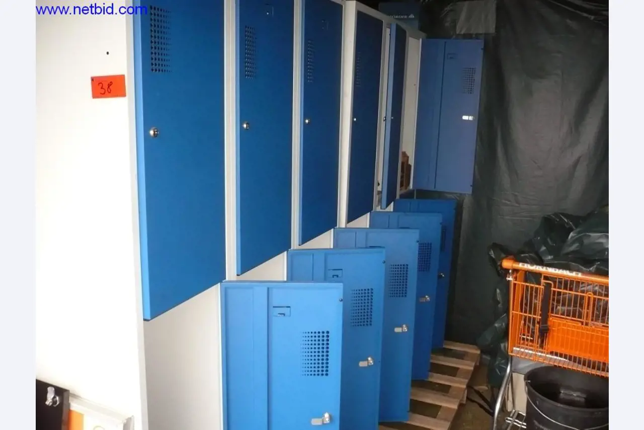 Avtobusi, delavnice, pisarniška in poslovna oprema-1