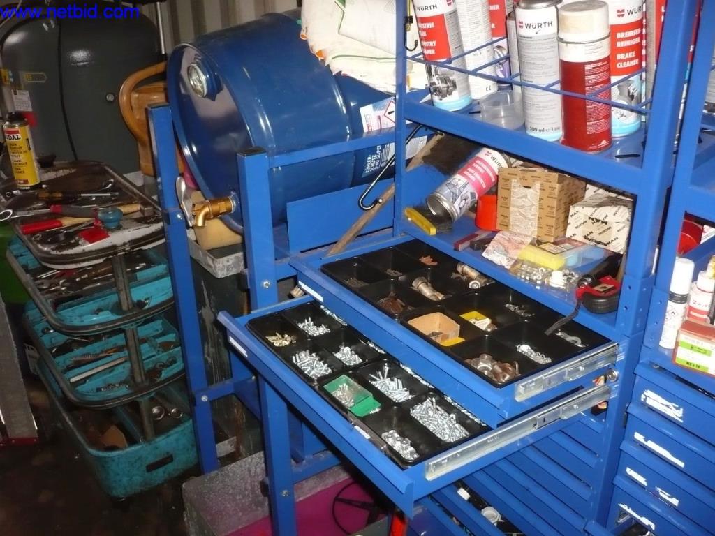 Omnibusse, Werkstatt-  sowie Büro- und Geschäftsausstattung-2