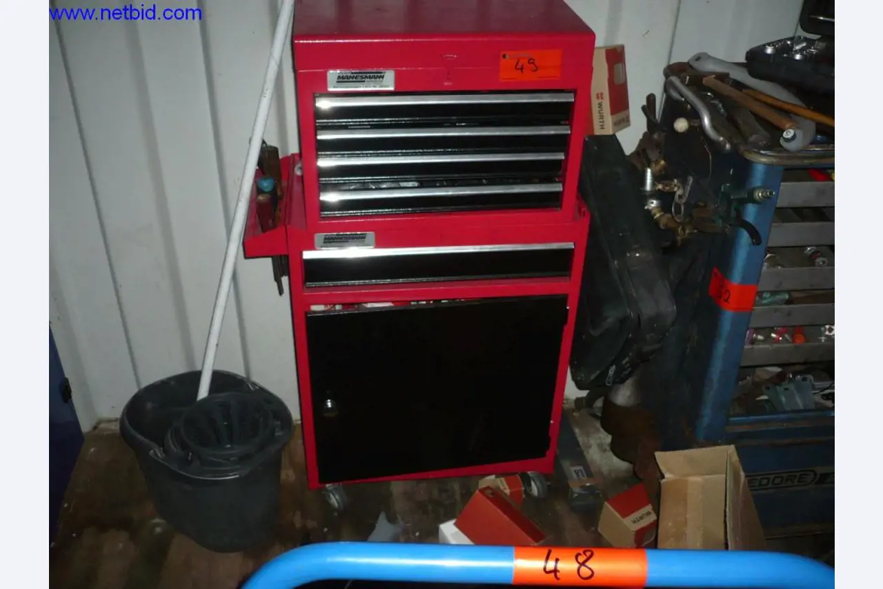 Autobusy i autokary, wyposażenie warsztatów, biur i firm-1