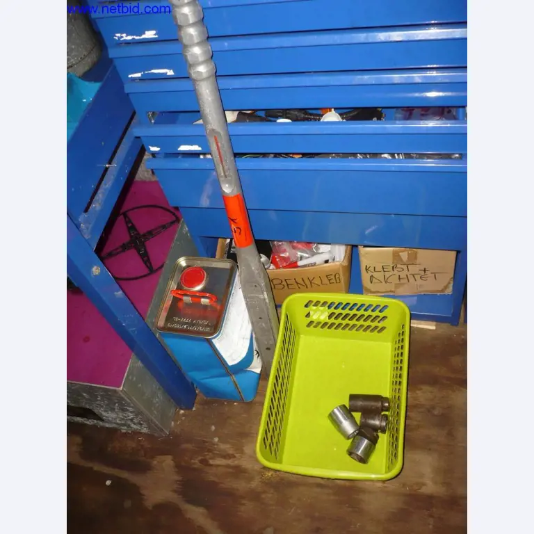 Avtobusi, delavnice, pisarniška in poslovna oprema-1