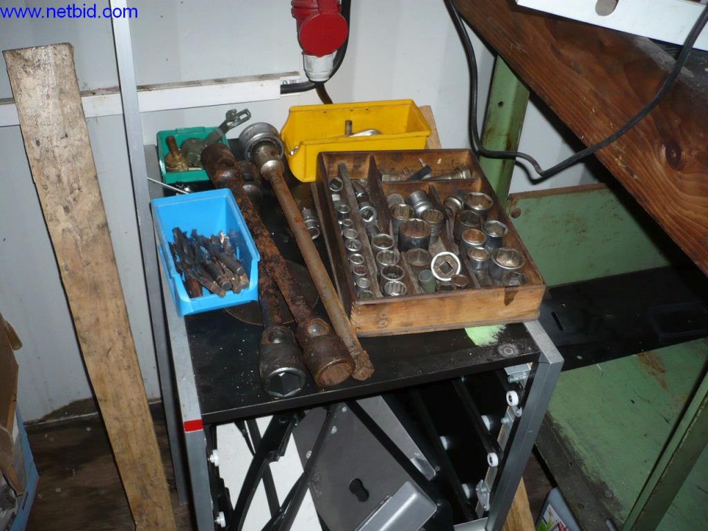 Autobusy i autokary, wyposażenie warsztatów, biur i firm-2