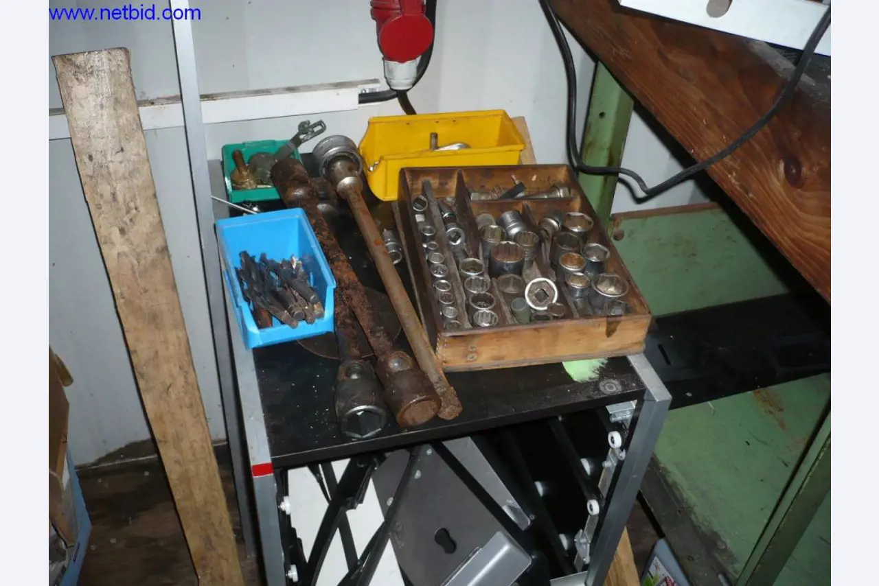 Bussen en touringcars, werkplaats, kantoor- en bedrijfsuitrusting-2