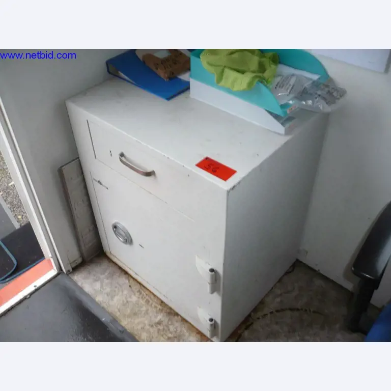 Bussen en touringcars, werkplaats, kantoor- en bedrijfsuitrusting-1