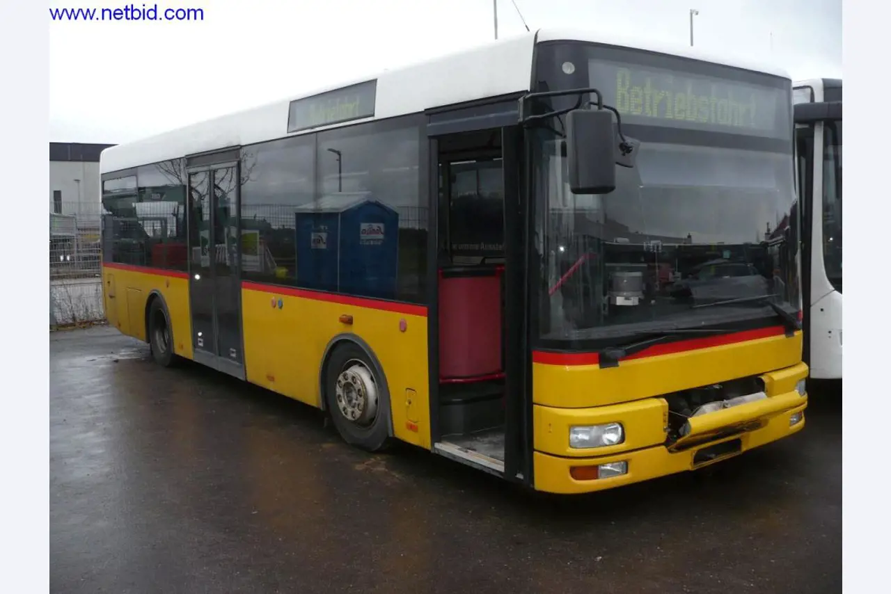 Autobusy a autokary, dílenské, kancelářské a obchodní vybavení-2