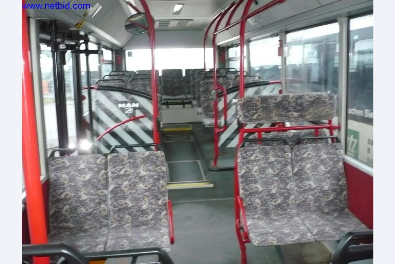 Autobusy a autokary, dílenské, kancelářské a obchodní vybavení-3