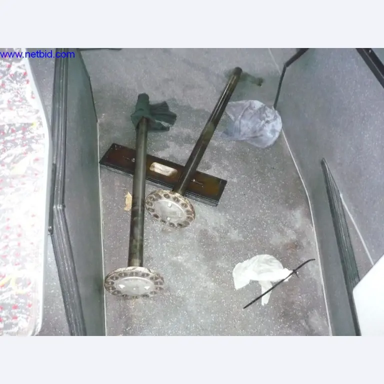 Autobusy a autokary, dílenské, kancelářské a obchodní vybavení-4