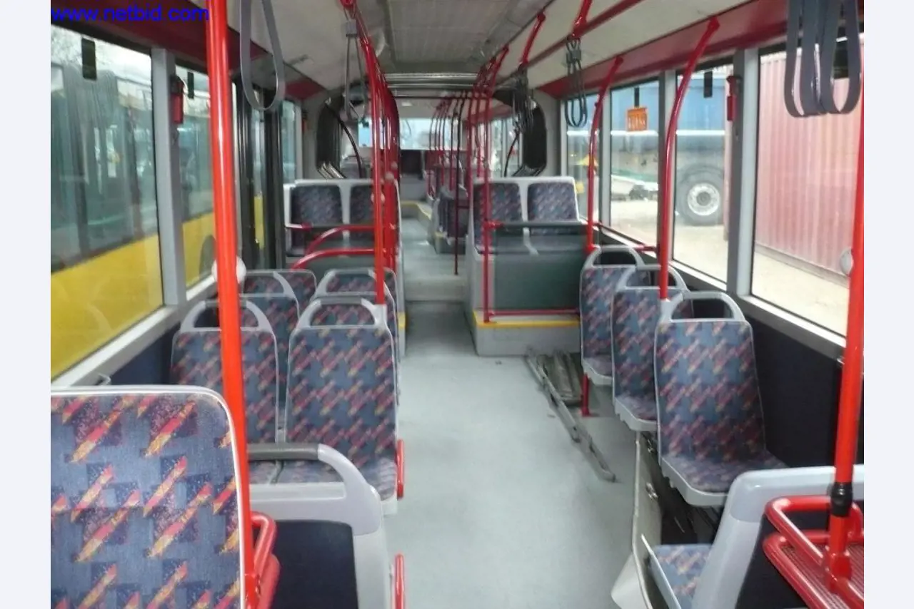Autobus, équipement d'atelier, de bureau et de commerce-4