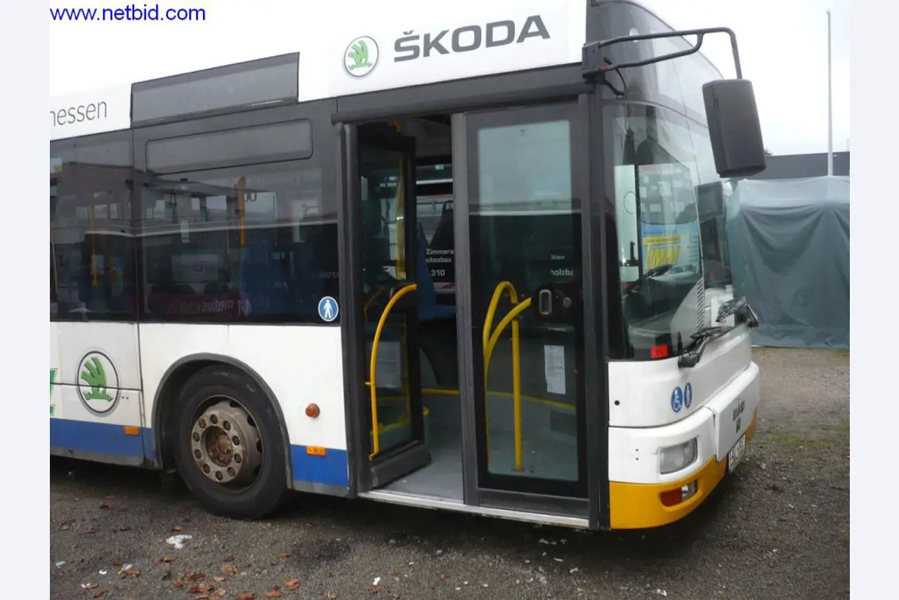 Omnibusse, Werkstatt-  sowie Büro- und Geschäftsausstattung-1