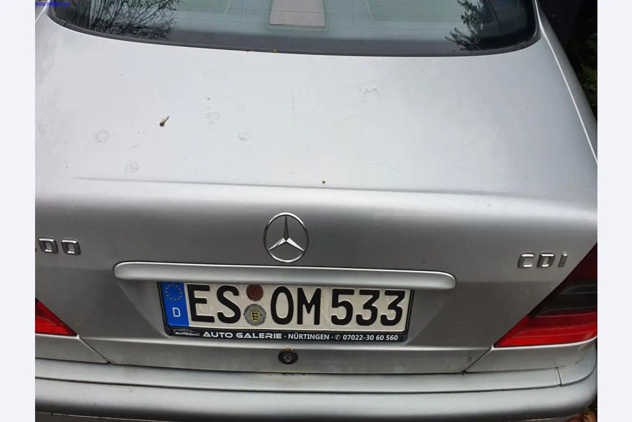 Autocarros e camionetas, material de oficina, de escritório e comercial-10