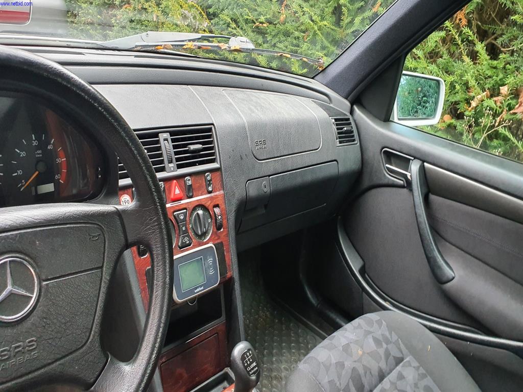 Autobuses y autocares, equipamiento de talleres, oficinas y empresas-11