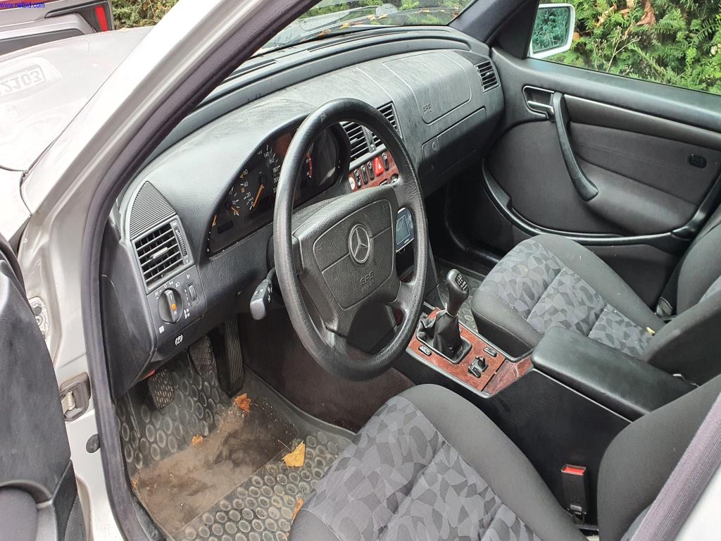 Autobuses y autocares, equipamiento de talleres, oficinas y empresas-12