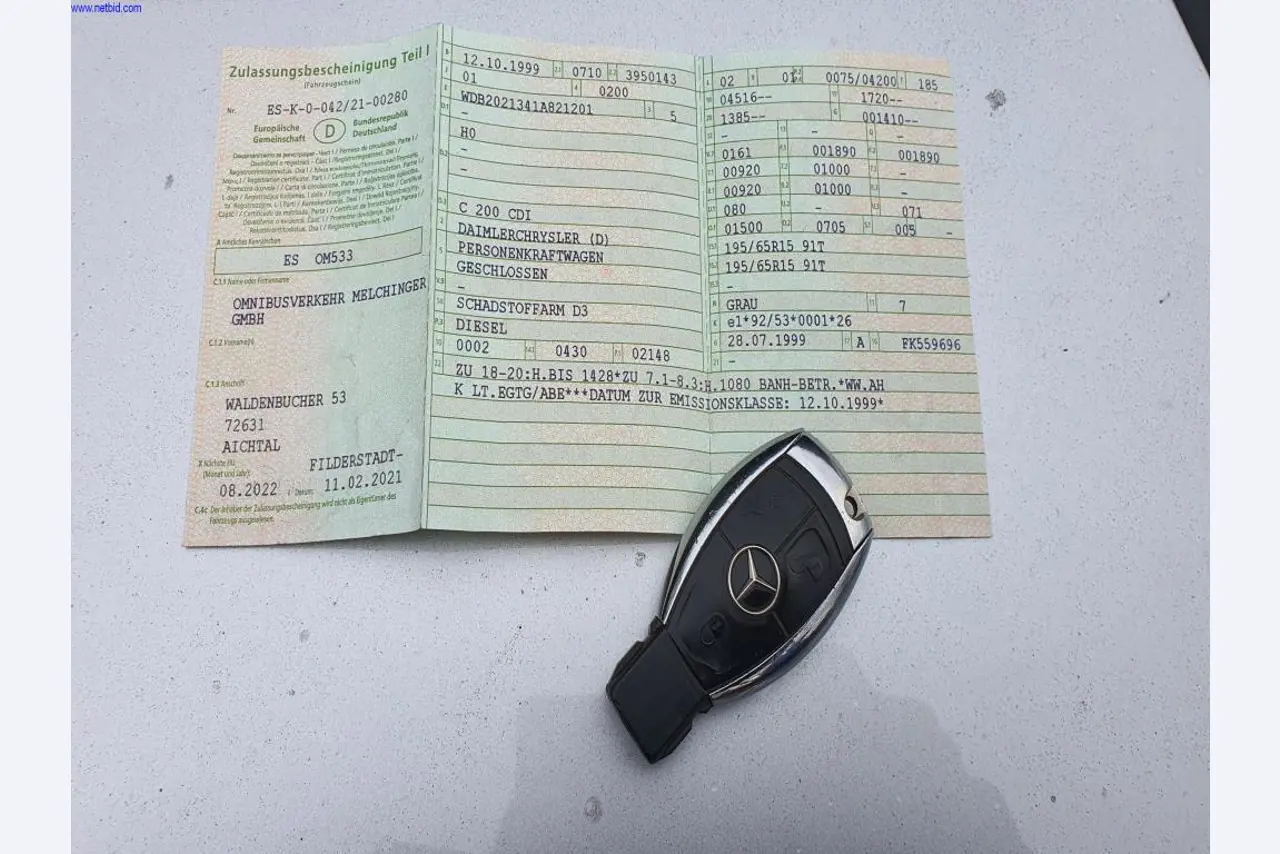 Autocarros e camionetas, material de oficina, de escritório e comercial-15