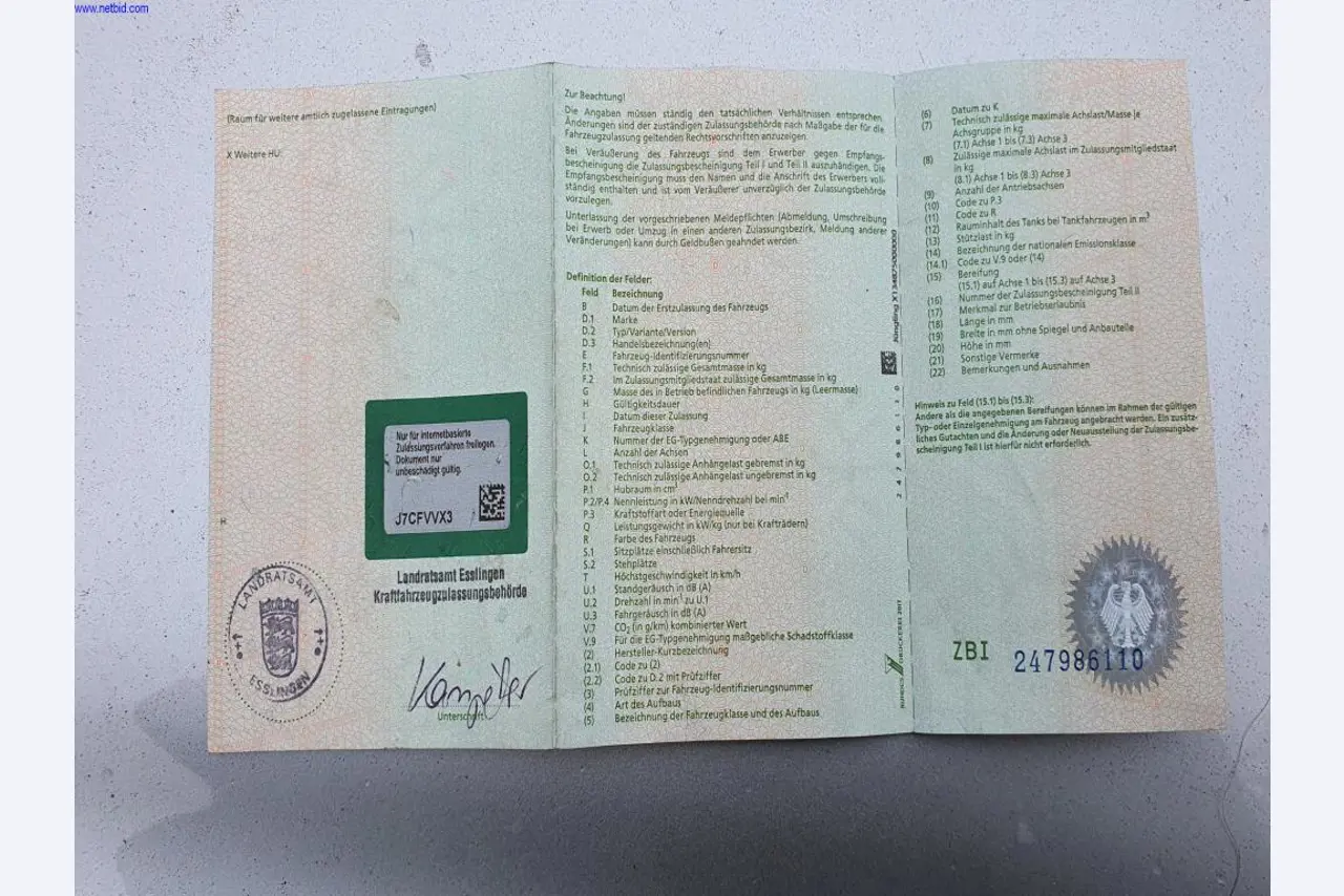 Autocarros e camionetas, material de oficina, de escritório e comercial-17