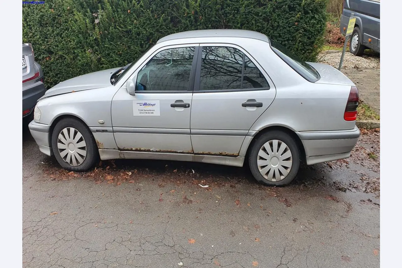 Autocarros e camionetas, material de oficina, de escritório e comercial-2