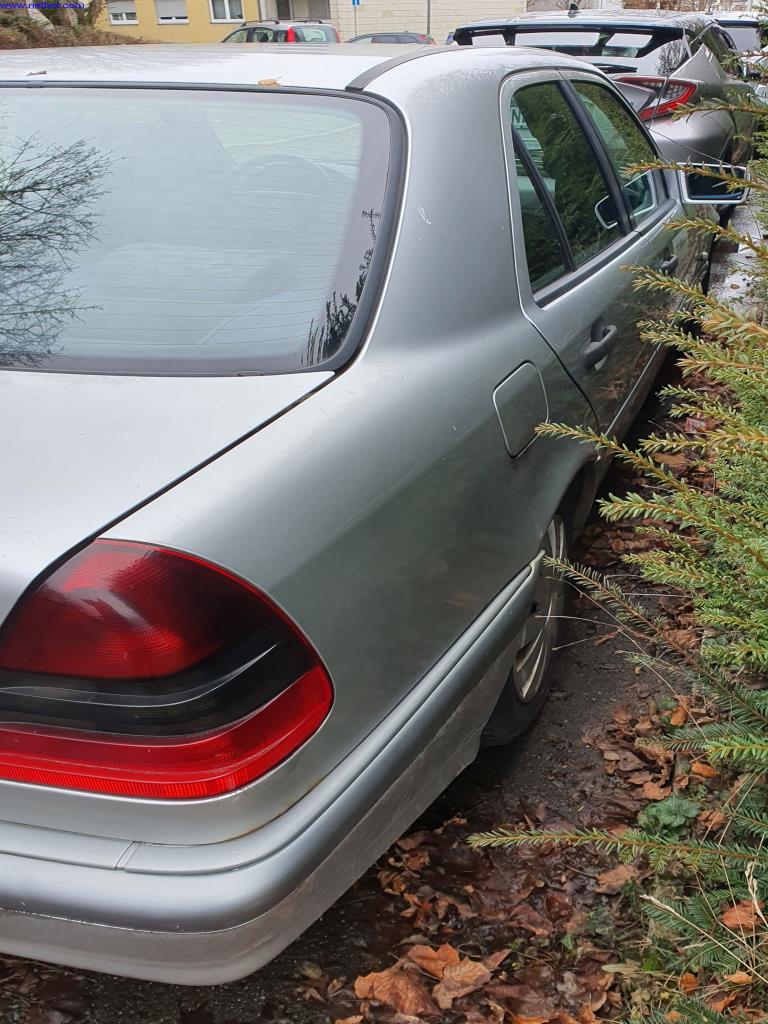 Autobuses y autocares, equipamiento de talleres, oficinas y empresas-3