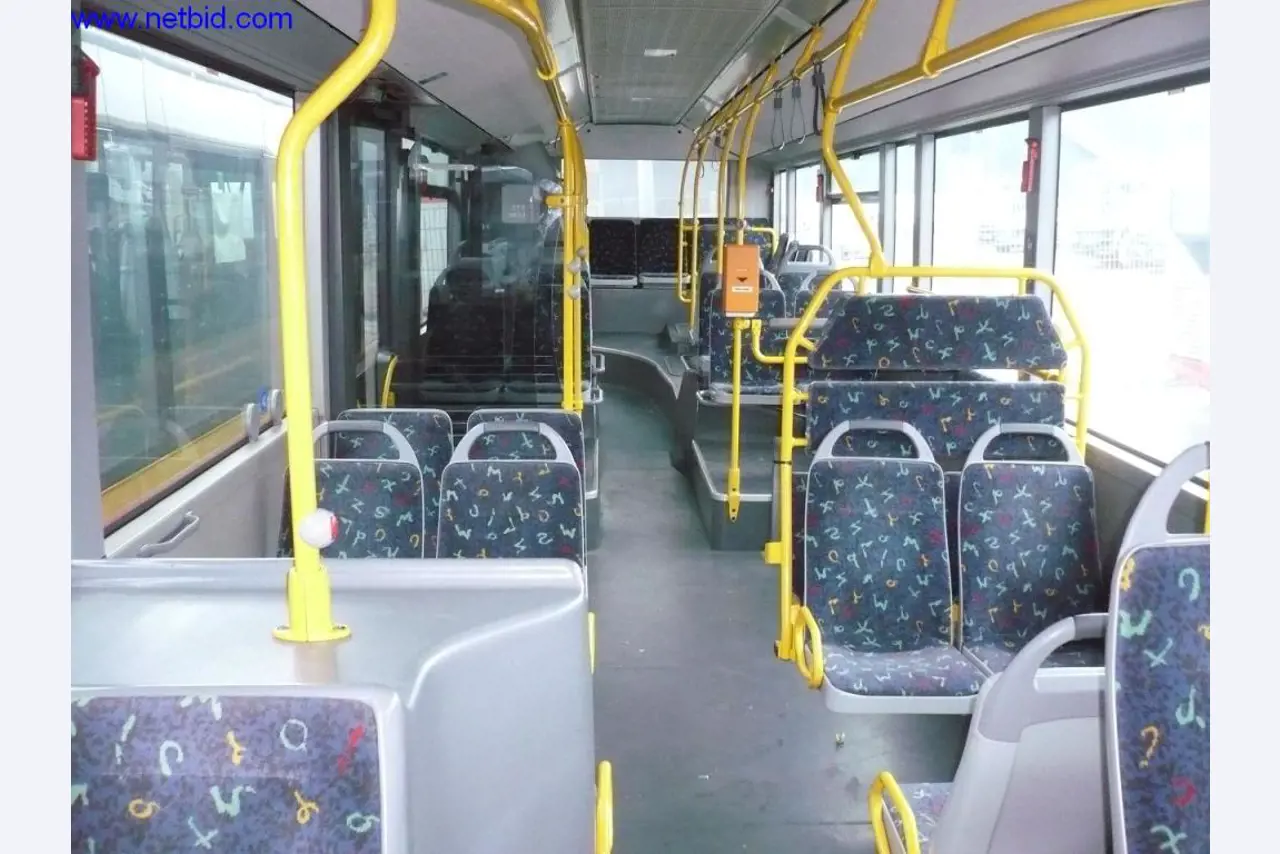 Autobus, équipement d'atelier, de bureau et de commerce-3