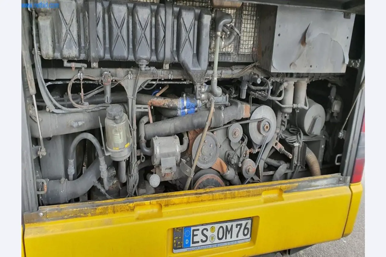 Autobusy a autokary, dílenské, kancelářské a obchodní vybavení-5