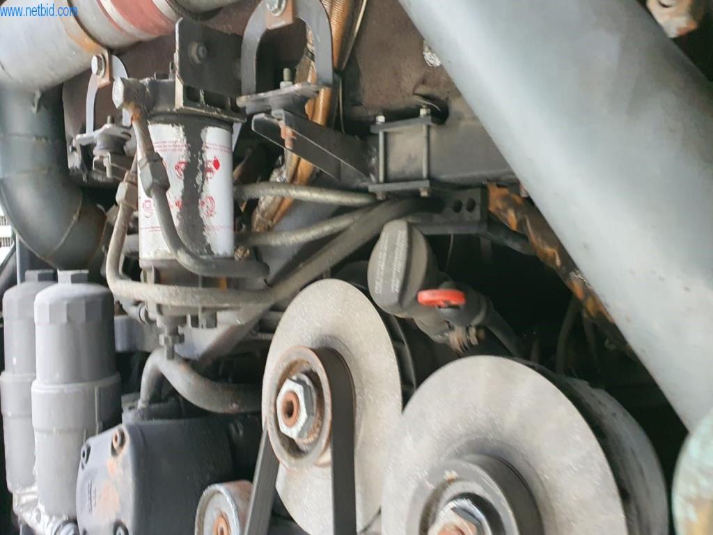 Avtobusi, delavnice, pisarniška in poslovna oprema-7