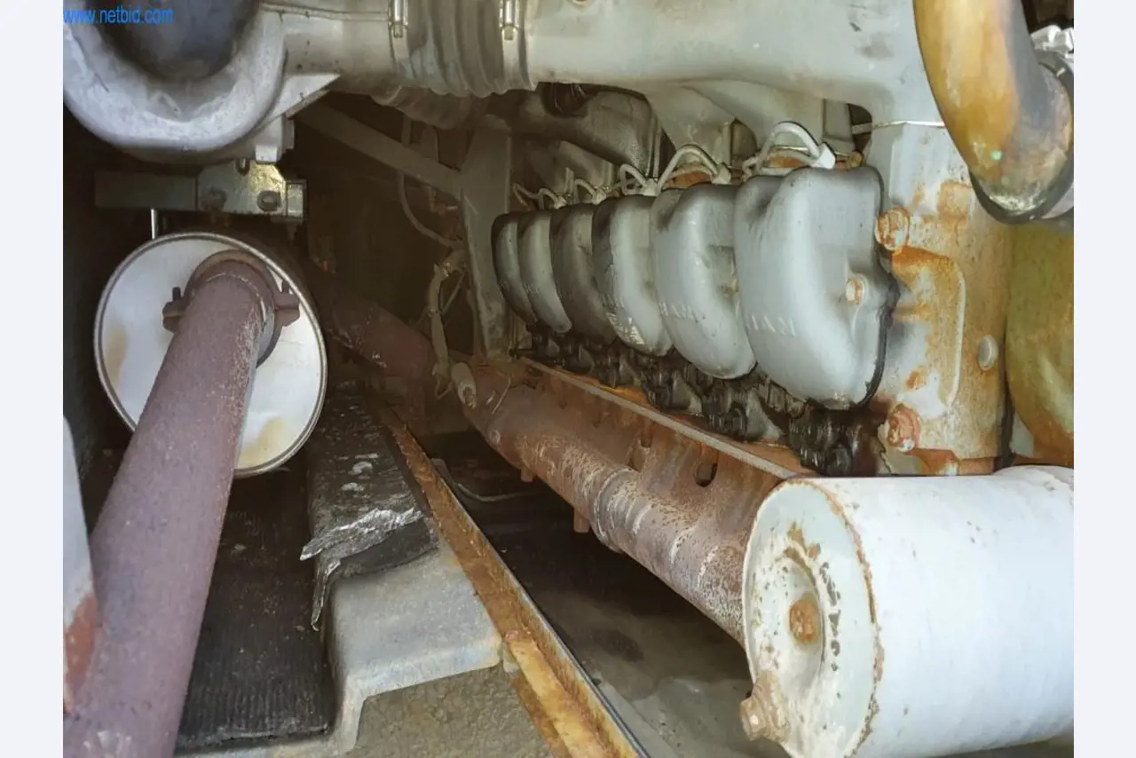 Autocarros e camionetas, material de oficina, de escritório e comercial-4