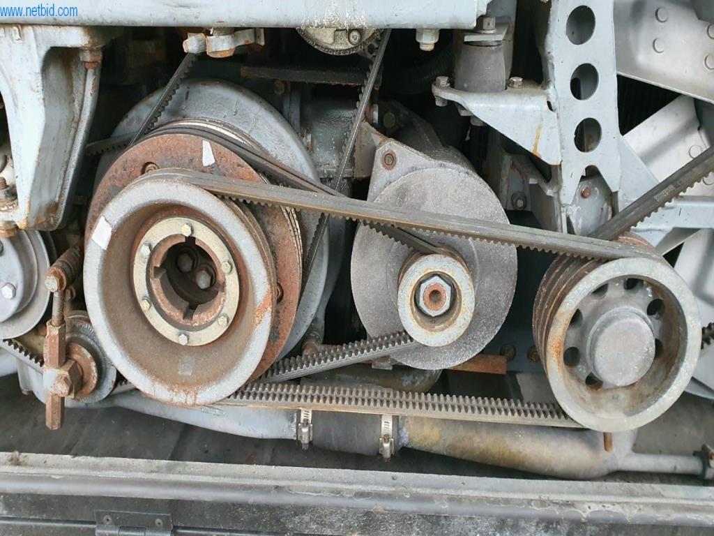 Avtobusi, delavnice, pisarniška in poslovna oprema-7