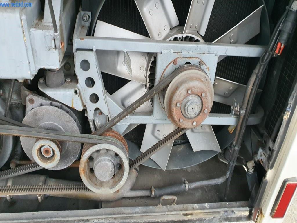 Avtobusi, delavnice, pisarniška in poslovna oprema-8