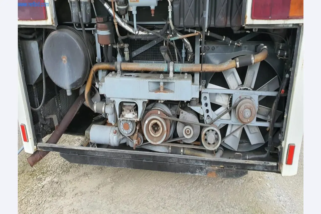 Autobus, équipement d'atelier, de bureau et de commerce-2