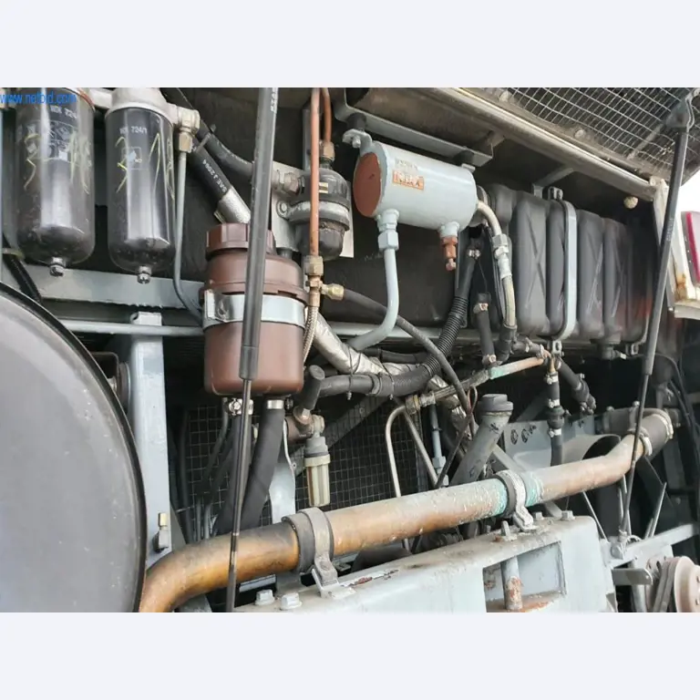 Autobus, équipement d'atelier, de bureau et de commerce-4