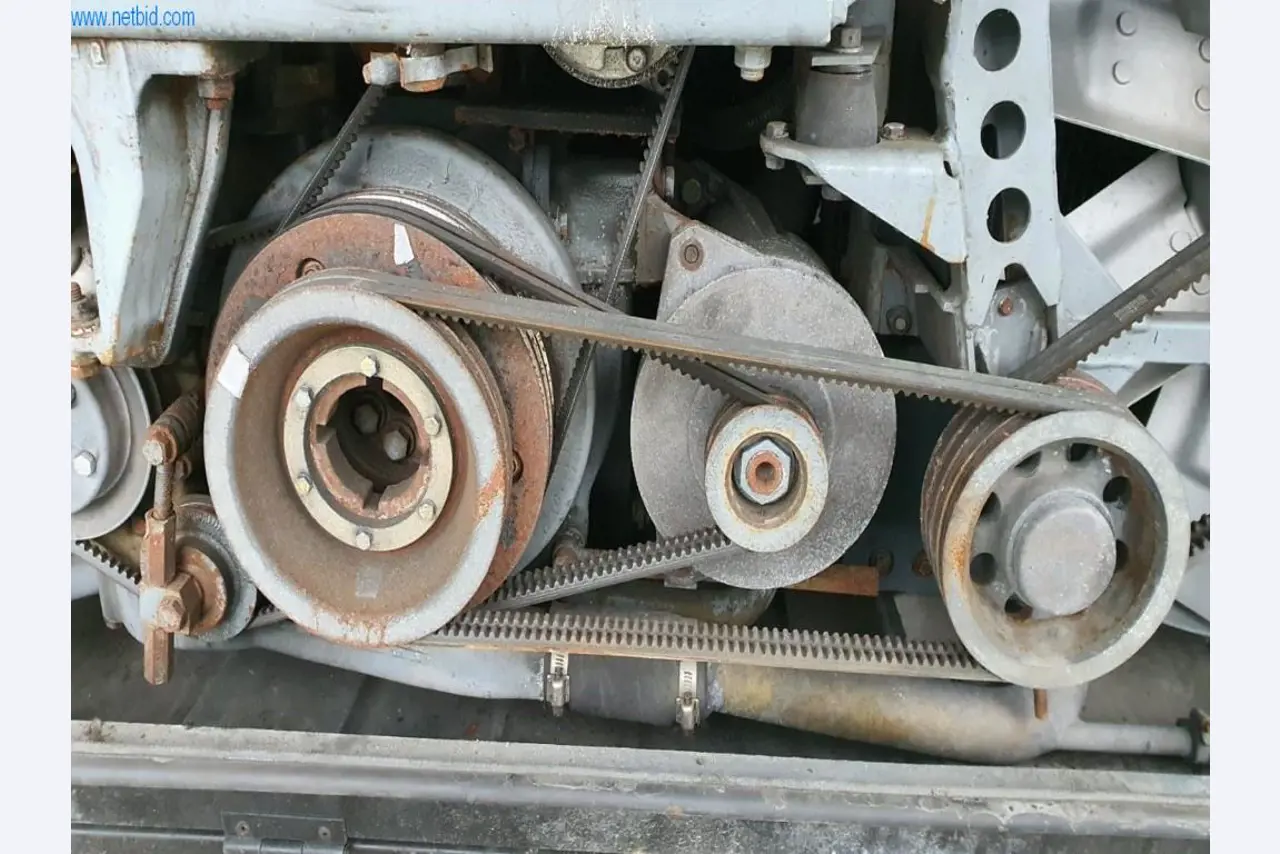 Autobus, équipement d'atelier, de bureau et de commerce-6