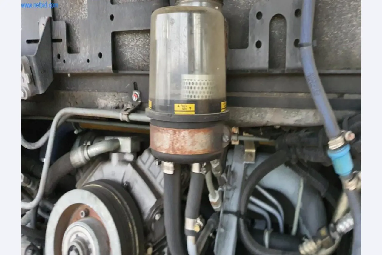 Autocarros e camionetas, material de oficina, de escritório e comercial-5