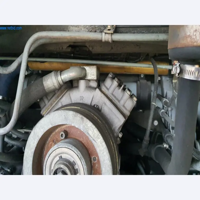 Autocarros e camionetas, material de oficina, de escritório e comercial-6