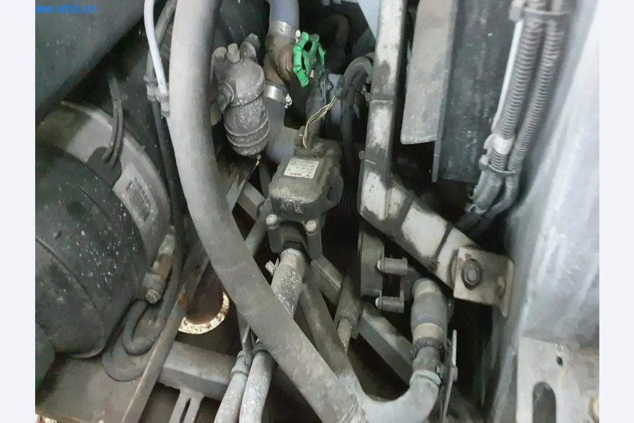 Autocarros e camionetas, material de oficina, de escritório e comercial-7