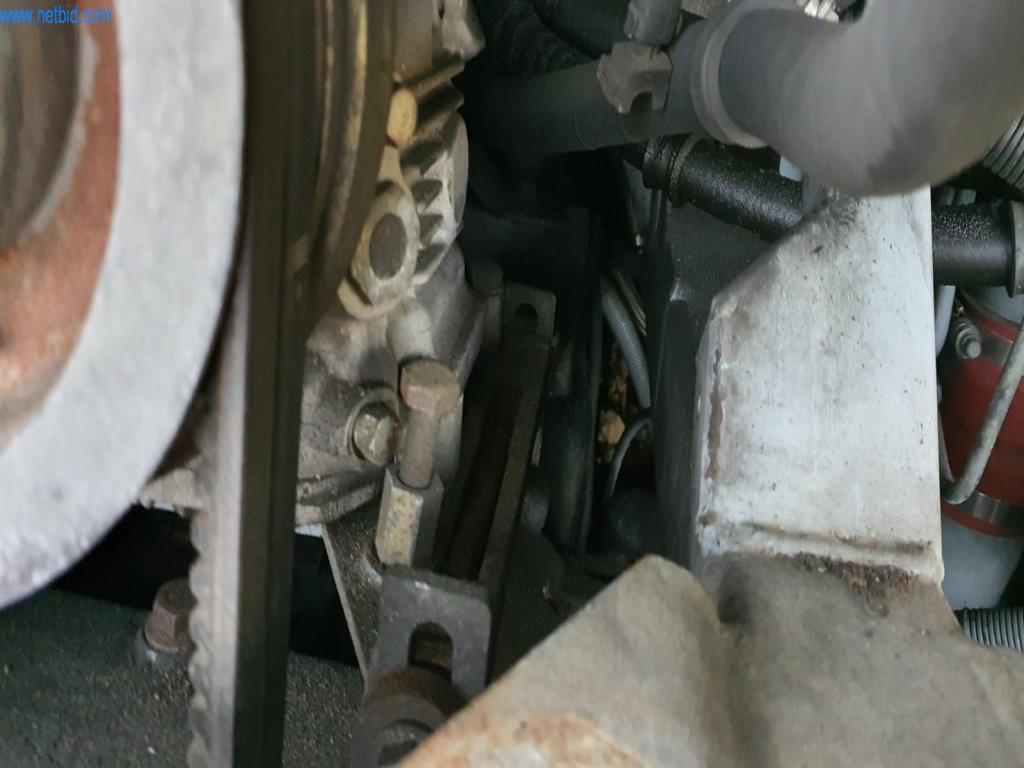 Autobusy a autokary, dílenské, kancelářské a obchodní vybavení-4