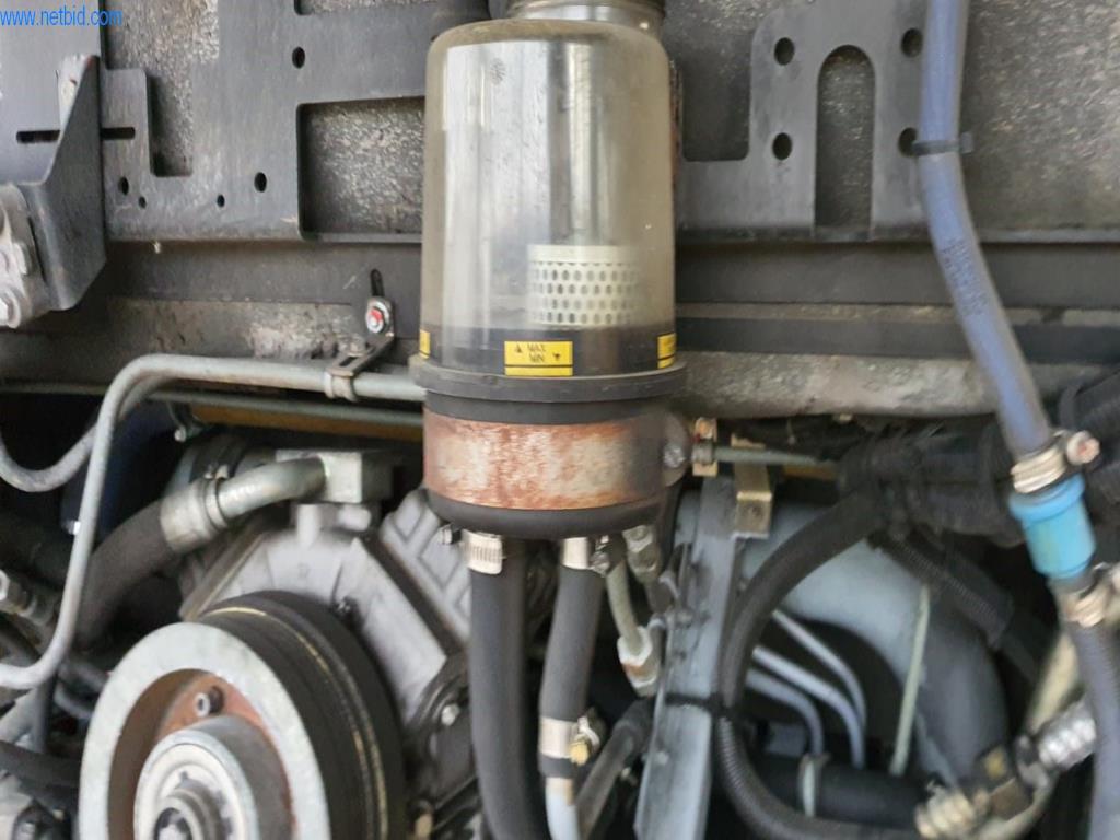 Autobusy a autokary, dílenské, kancelářské a obchodní vybavení-5