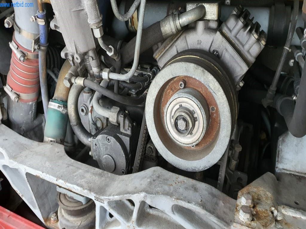 Autobusy a autokary, dílenské, kancelářské a obchodní vybavení-8