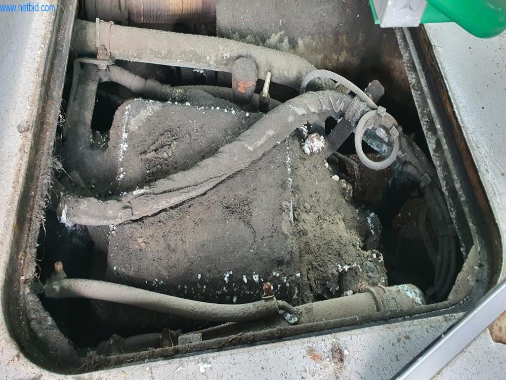 Avtobusi, delavnice, pisarniška in poslovna oprema-13