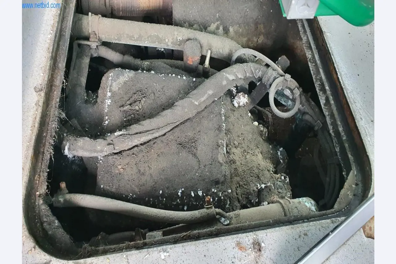 Bussen en touringcars, werkplaats, kantoor- en bedrijfsuitrusting-13