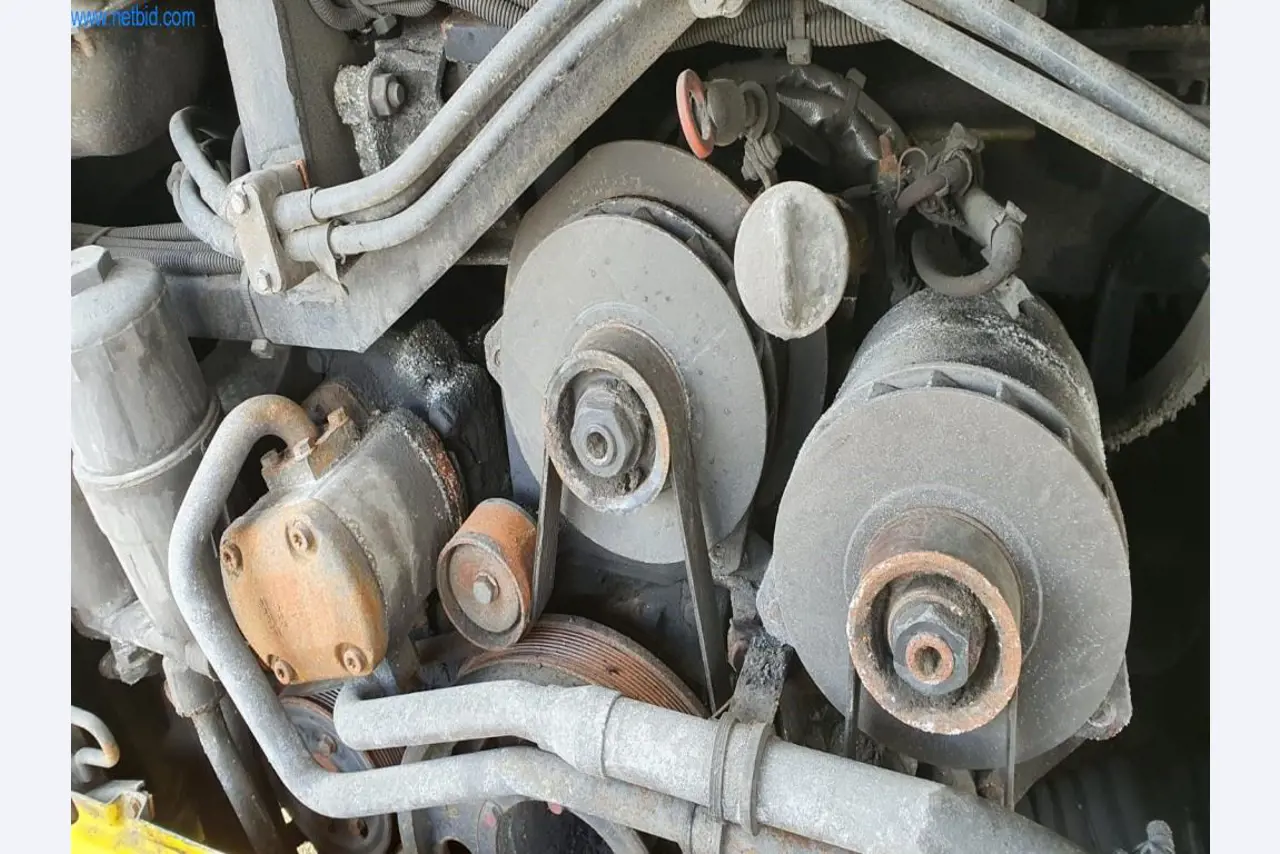 Autobus, équipement d'atelier, de bureau et de commerce-10